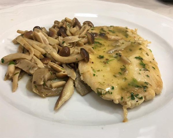 Scaloppine di vitello ai funghi porcini<br>con risotto allo zafferano ( min. 2 persone)