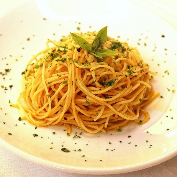 Spaghetti aglio olio e peperoncino