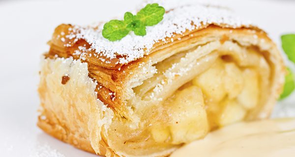 Strudel di mele / con salsa vaniglia